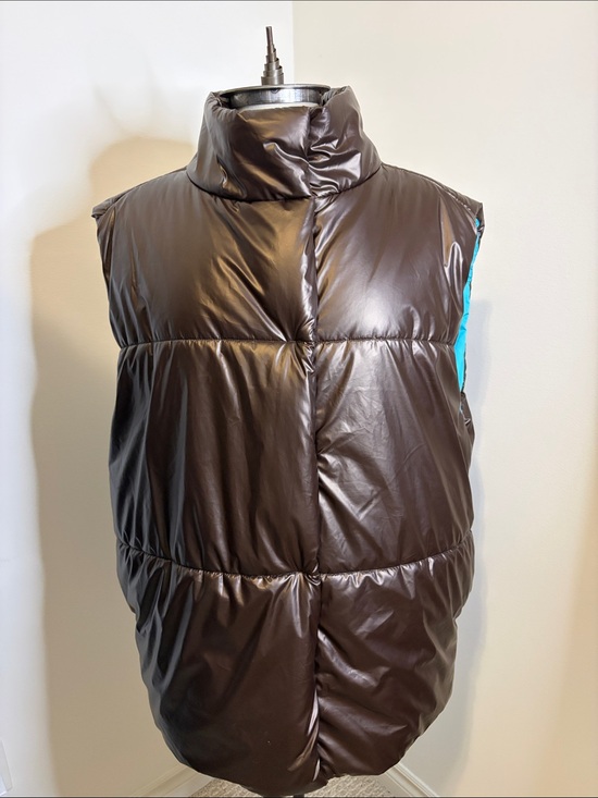 Fabletics Jackets & Blazers - FABLETICS Metallic Brown Puffer Vest with Blue Interior SIZE LARGE